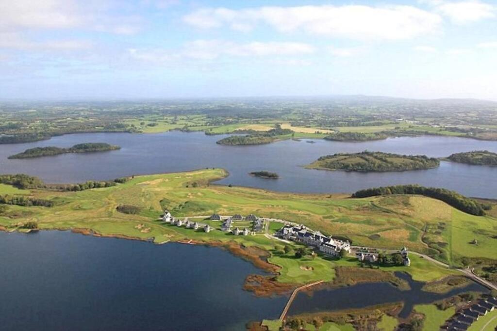 Dovecote Lodge On The 5 Star Lough Erne Resort Ballycassidy Ngoại thất bức ảnh
